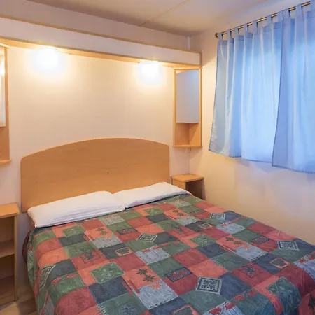 Chalet Well Kept With Veranda In Blanes