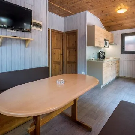 Chalet Well Kept With Veranda In *