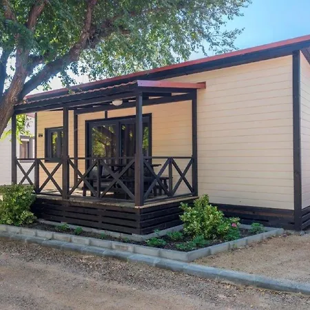 Well Kept With Veranda In Chalet Blanes