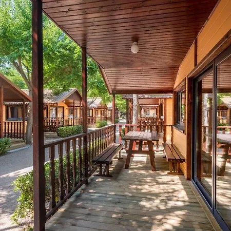 Chalet Well Kept With Veranda In *