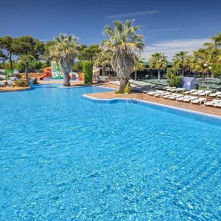 Chalet Well Kept With Veranda In Blanes